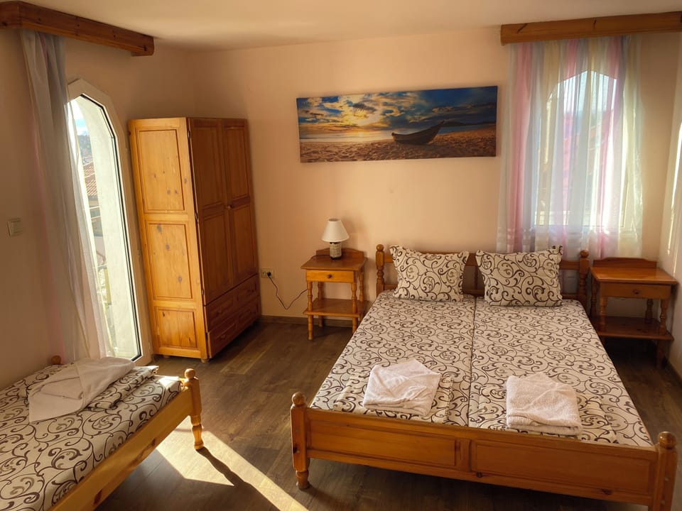 Economy Room | Desk, laptop workspace, free WiFi, bed sheets