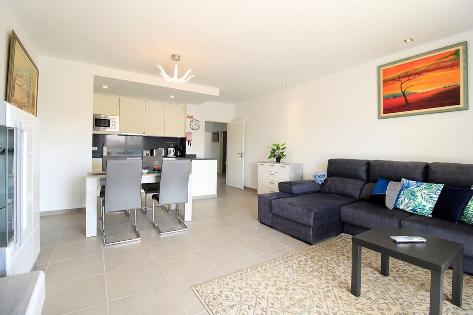Apartment, 2 Bedrooms, Pool Access | In-room dining