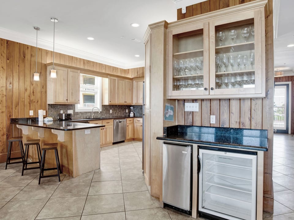 House, Multiple Beds, Jetted Tub, Beach View | Private kitchen | Fridge, microwave, oven, stovetop