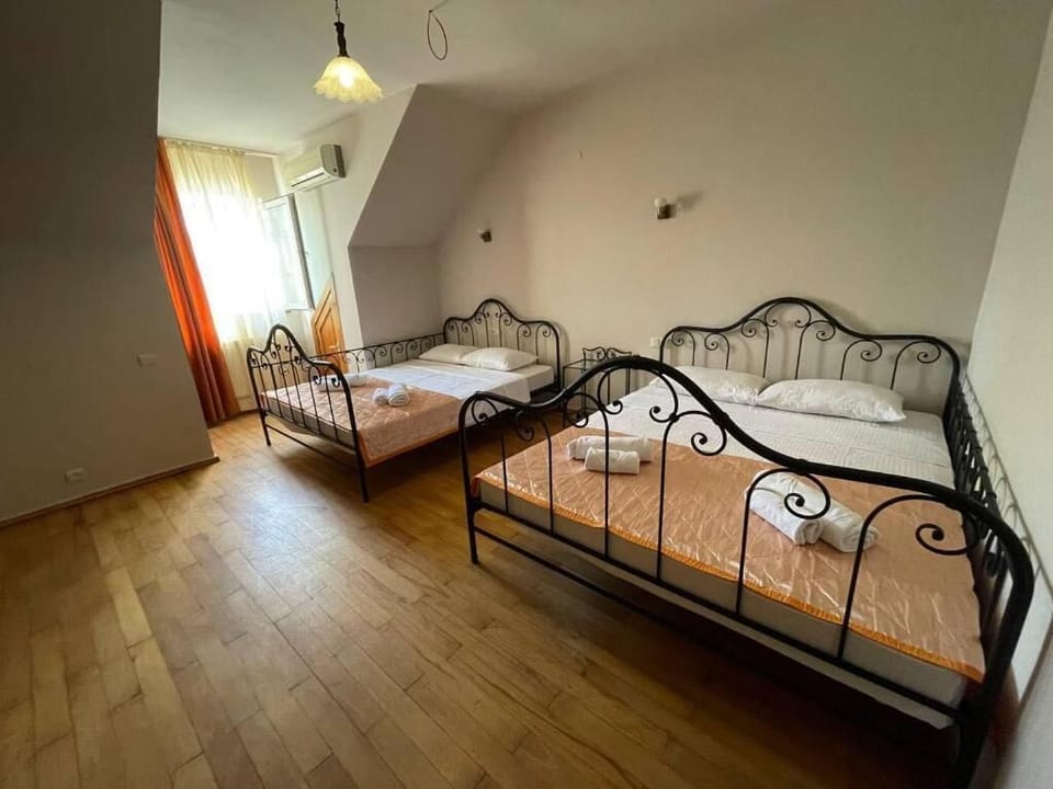Family Room | Free WiFi