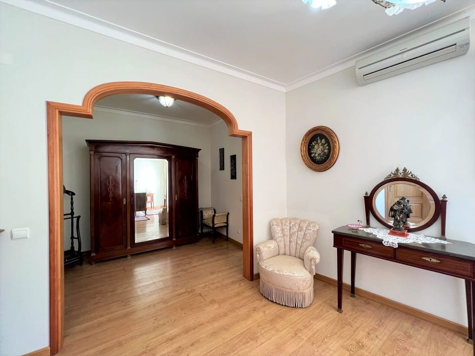 House, 5 Bedrooms, Terrace | Living room