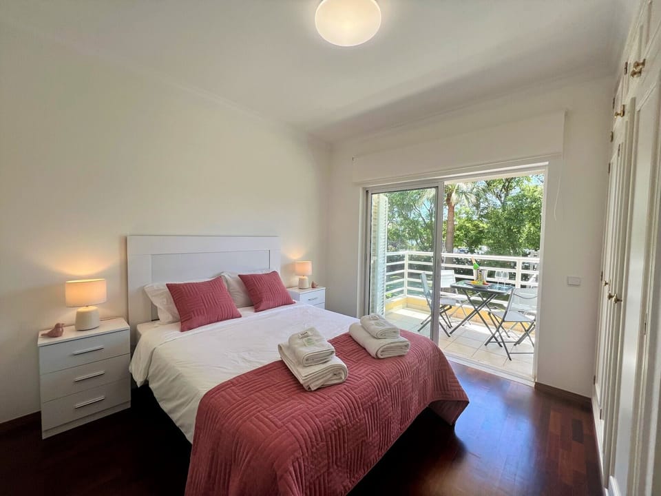 Apartment, 2 Bedrooms, Pool Access | 2 bedrooms, bed sheets