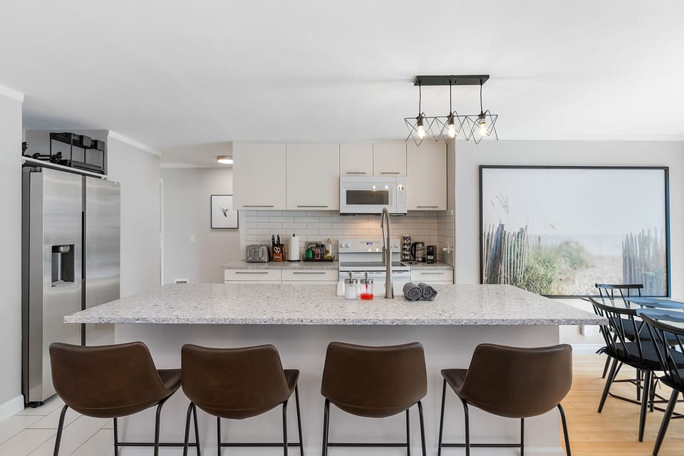 Classic Apartment | Private kitchen | Fridge, microwave, oven, dishwasher