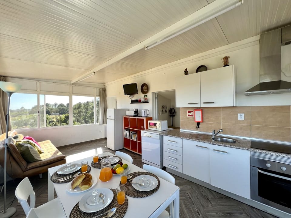 Apartment, 1 Bedroom, Pool Access, Sea Facing | Private kitchen | Coffee/tea maker, microwave, oven, electric kettle