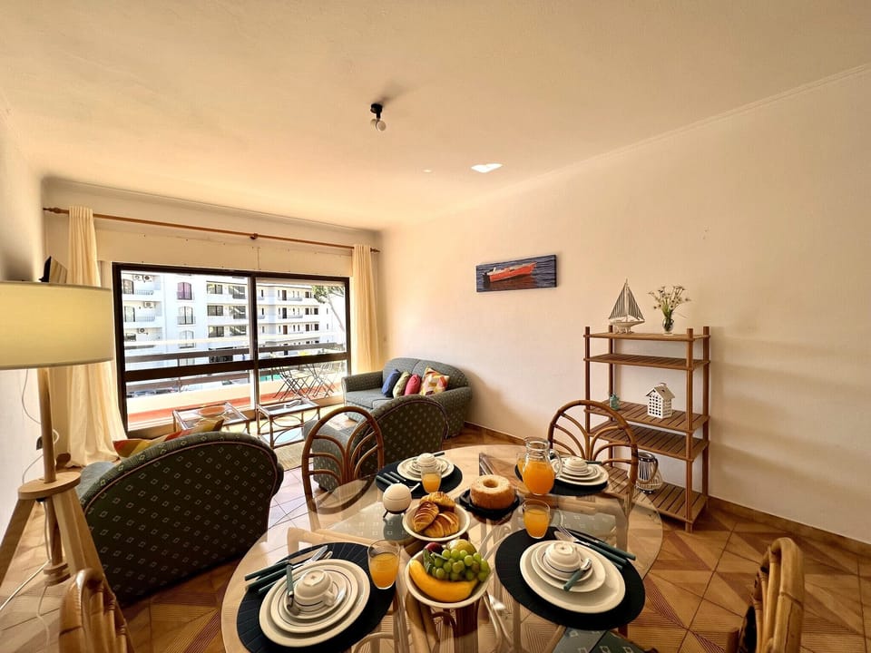 Apartment, 2 Bedrooms, Pool Access | In-room dining