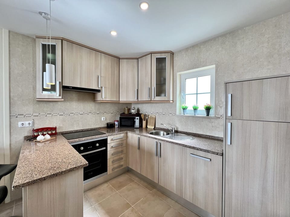 House, 1 Bedroom, Terrace | Private kitchen | Coffee/tea maker, microwave, electric kettle, toaster