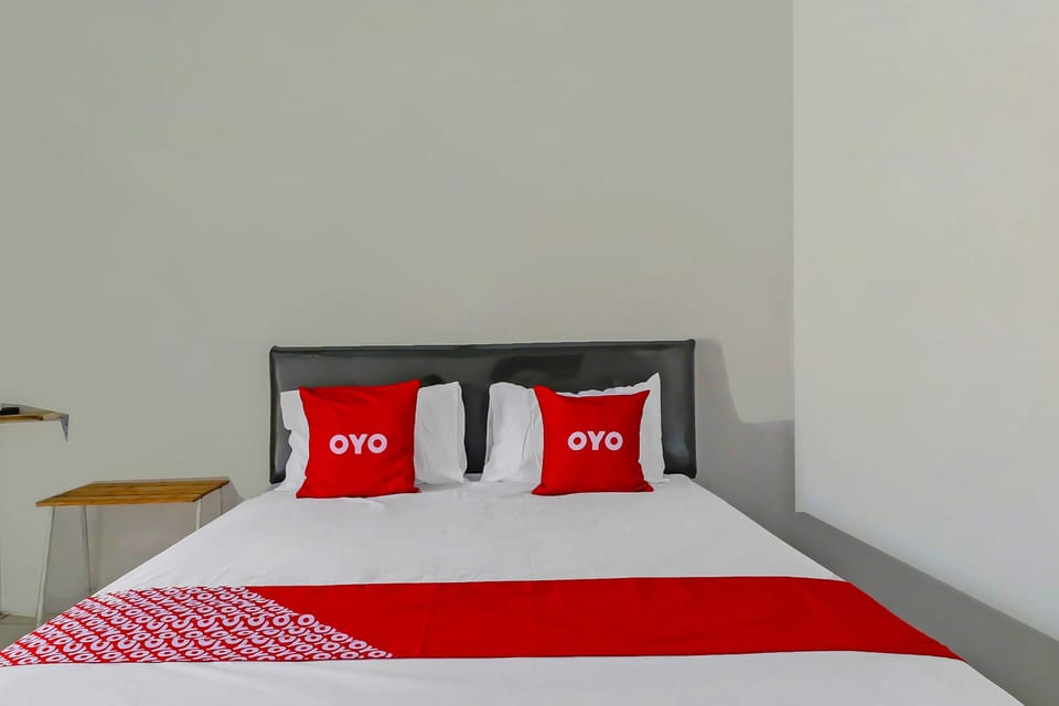 Standard Double Room | Laptop workspace, free WiFi, bed sheets