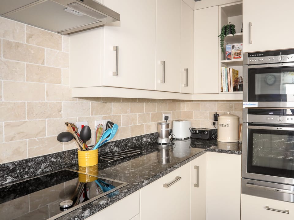 Fridge, dishwasher, electric kettle, toaster