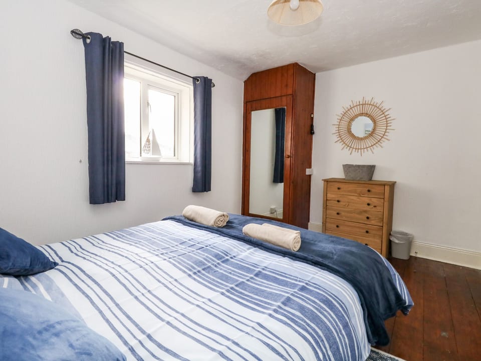 Cottage | 2 bedrooms, individually decorated, individually furnished, free WiFi