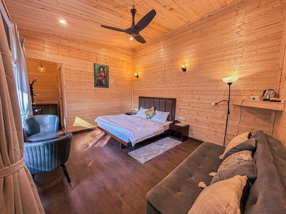 Cottage Forest View | Egyptian cotton sheets, premium bedding, down comforters