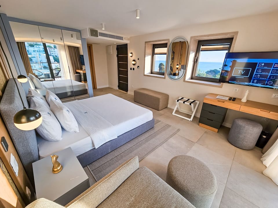 Premium Double Room, Non Smoking, Sea View | Premium bedding, memory foam beds, in-room safe, desk