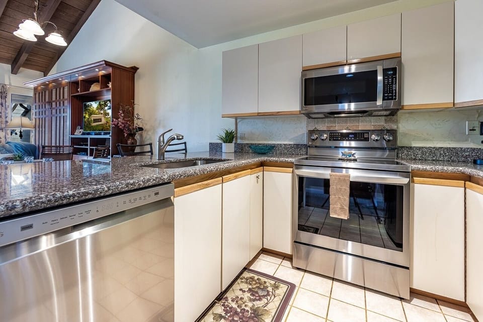 Villa, 3 Bedrooms | Private kitchen | Coffee/tea maker, fridge, oven, dishwasher