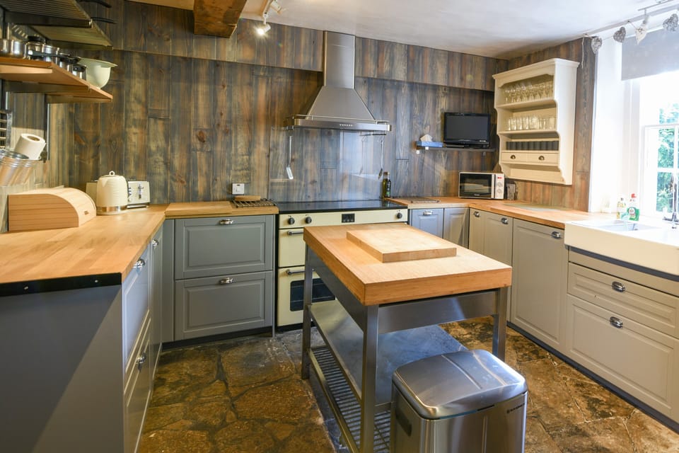 Fridge, dishwasher, electric kettle, toaster