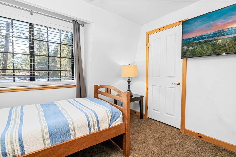 Basic Cabin | 4 bedrooms, WiFi (free)