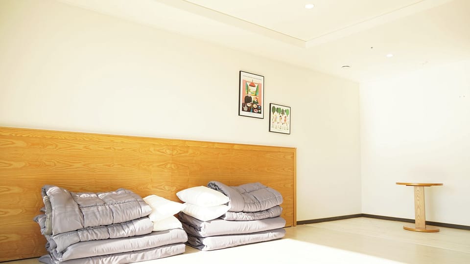 Family Room, Non Smoking, Ocean View | Desk, laptop workspace, free WiFi, bed sheets