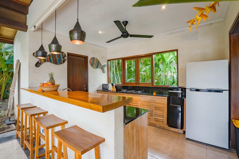 Basic Villa, Multiple Beds | Private kitchen | Fridge, microwave, stovetop, electric kettle