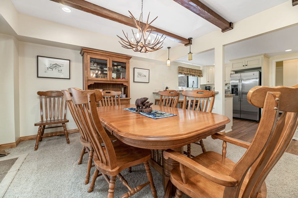 Basic Cabin | In-room dining