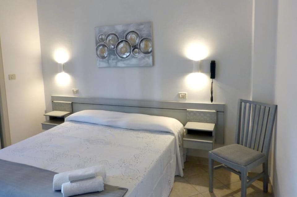In-room safe, desk, soundproofing, travel crib