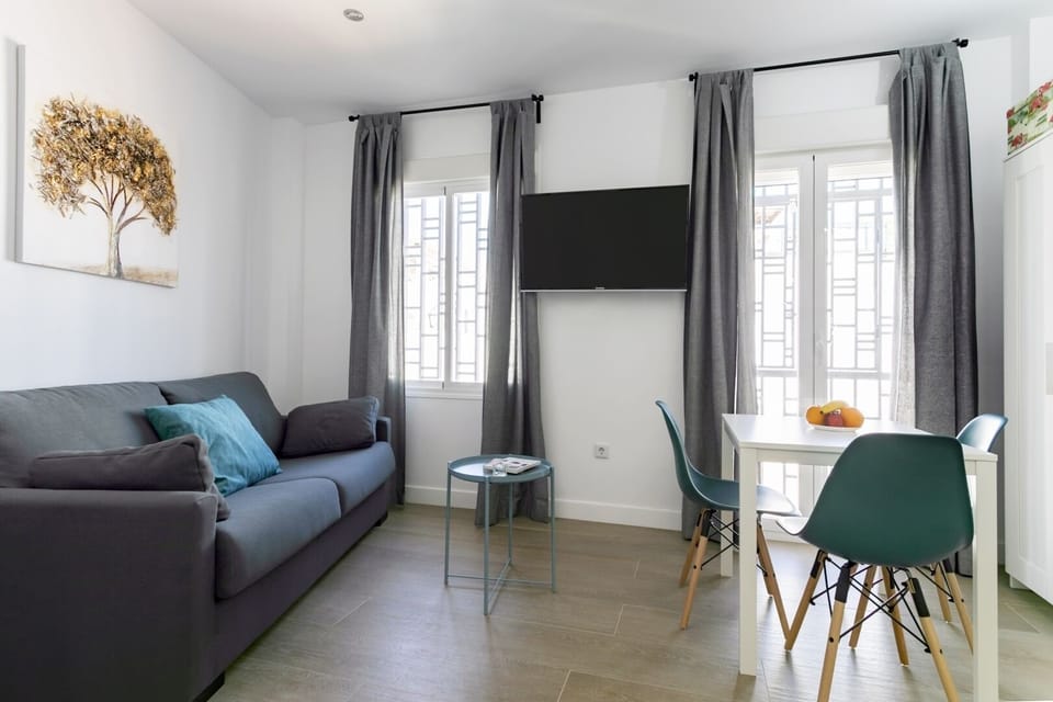Basic Loft | Living area | LCD TV