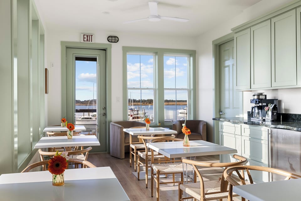 Free daily self-serve breakfast