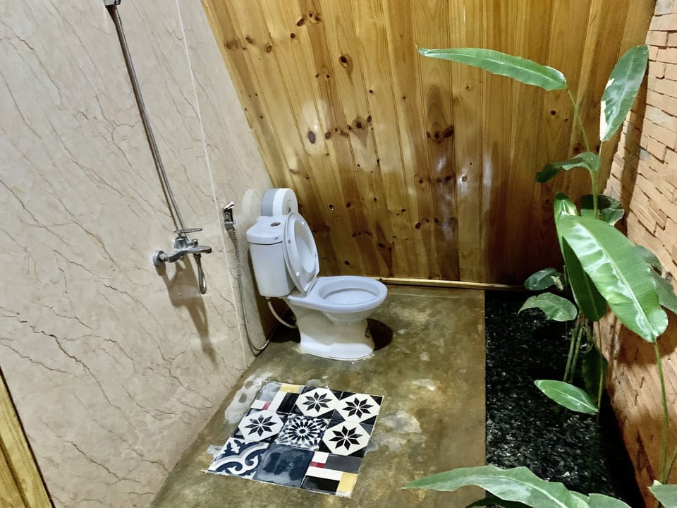Standard Room | Bathroom | Slippers