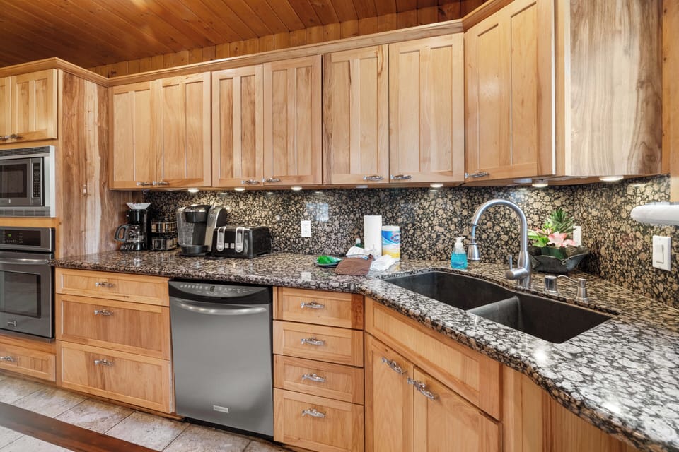 Basic Cabin | Private kitchen | Electric kettle