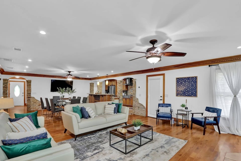 House, Accessible | 6 bedrooms, desk
