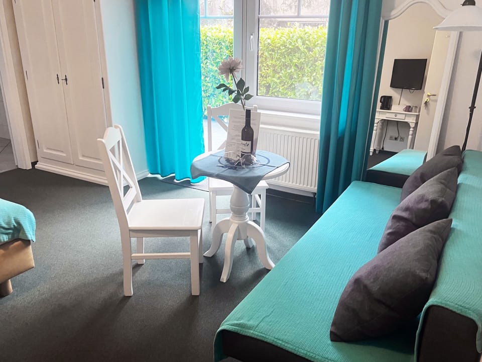 Grand Double Room, 1 Double Bed with Sofa bed, Patio | Soundproofing, WiFi (free), bed sheets