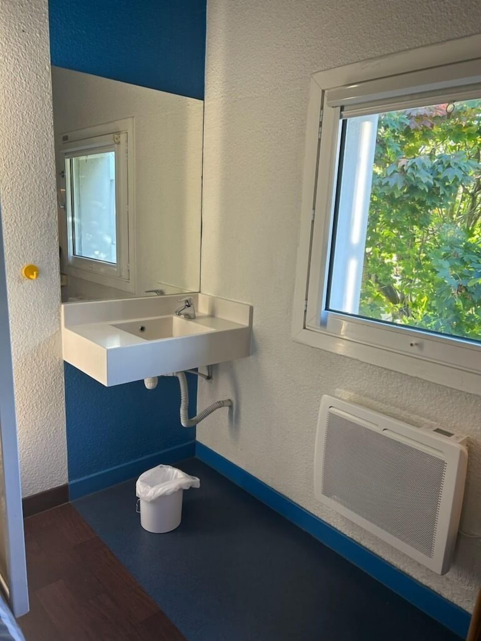 Economy Triple Room | Free WiFi, bed sheets