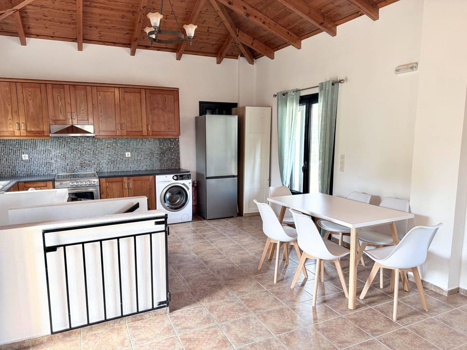 Villa, 3 Bedrooms, Smoking, Private Pool | Interior