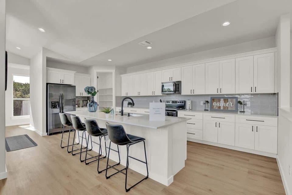 House, Multiple Beds, Pool Access (502 Venture Blvd S) | Private kitchen | Coffee/tea maker, electric kettle