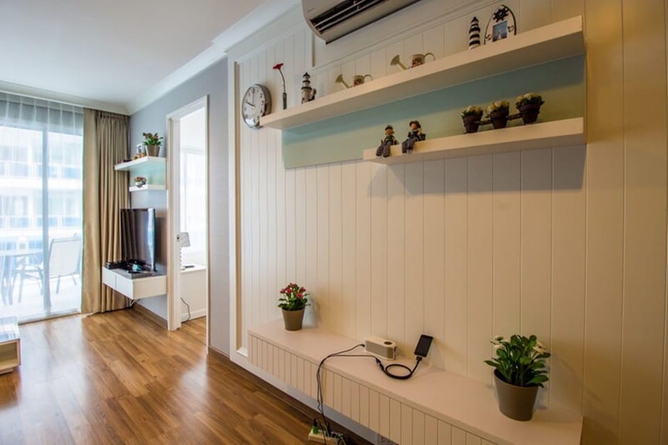 2 Bedrooms Condo | Room amenity