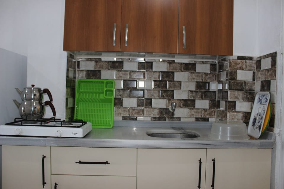 Comfort Triple Room | Private kitchen | Full-size fridge, stovetop, cookware/dishes/utensils