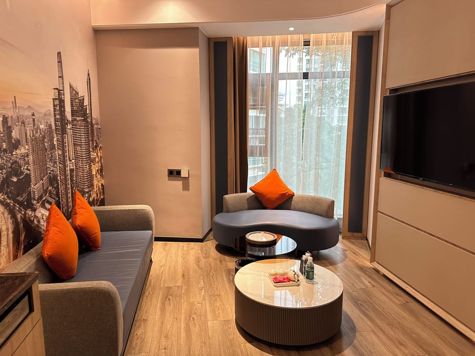King Bed Suite | Premium bedding, WiFi (free)