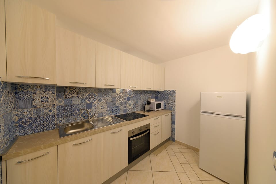 Superior Studio Suite, Terrace | Private kitchenette