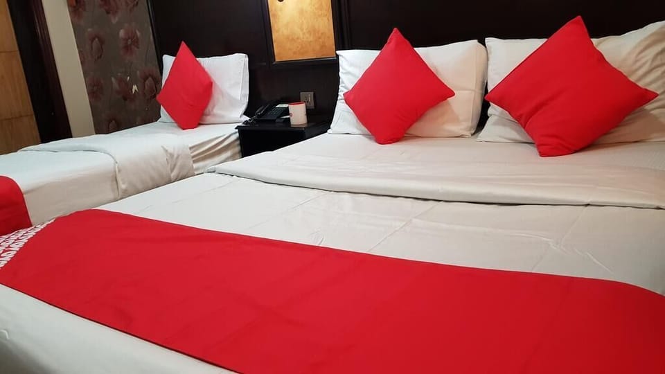 Family Room | Minibar, free WiFi, bed sheets