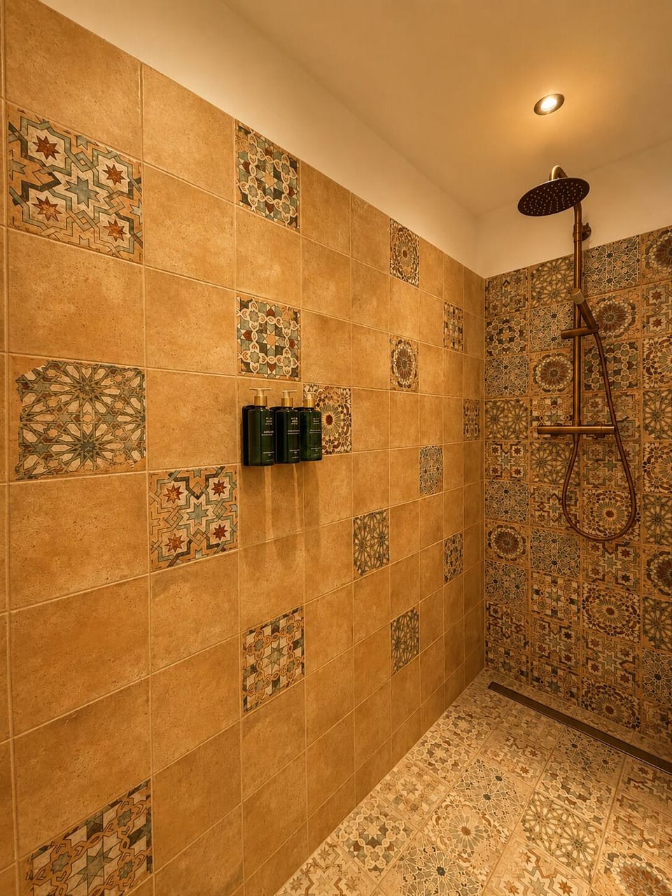 Encanto Guesthouse Room 4, Olivo | Bathroom | Shower, hair dryer, towels, soap