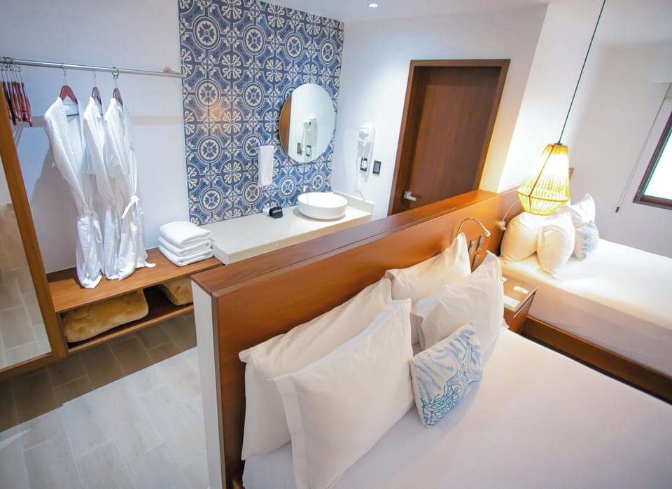 Comfort Suite | 1 bedroom, premium bedding, minibar, in-room safe