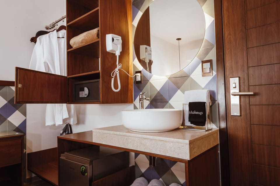 Standard Room, 1 Queen Bed, Refrigerator | Bathroom | Shower, hair dryer, bathrobes, towels