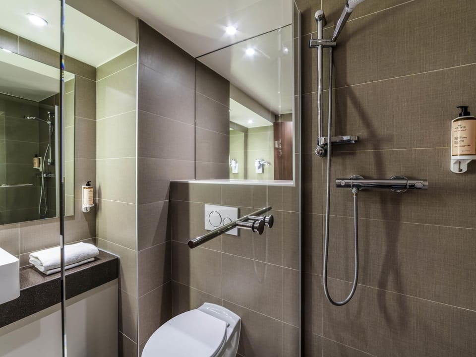 1 bedroom, premium bedding, individually decorated