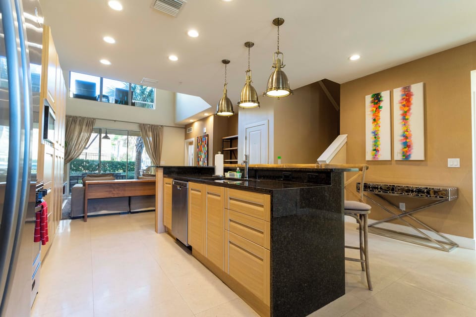Exclusive House | Private kitchen | Full-size fridge, microwave, oven, stovetop