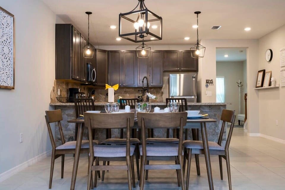 Exclusive House | Private kitchen | Full-size fridge, microwave, oven, stovetop