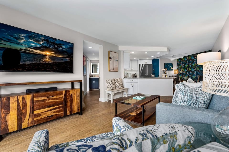 Luxury Condo | Living area | Smart TV