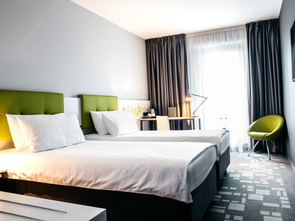 Twin Room, 2 Twin Beds | In-room safe, desk, soundproofing, iron/ironing board