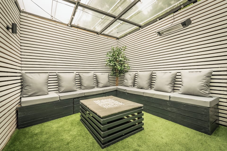 Deluxe Double Room, 1 Double Bed | Memory foam beds, desk, iron/ironing board, bed sheets