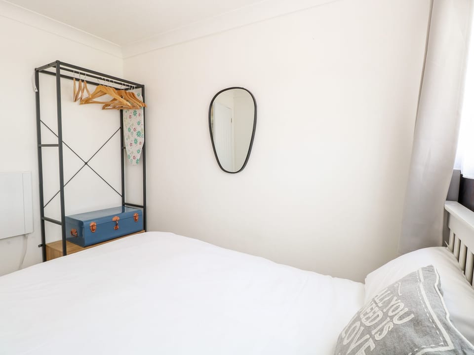 2 bedrooms, individually decorated, individually furnished