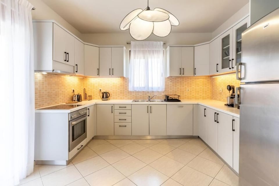 Villa, 3 Bedrooms, Smoking, Private Pool | Interior