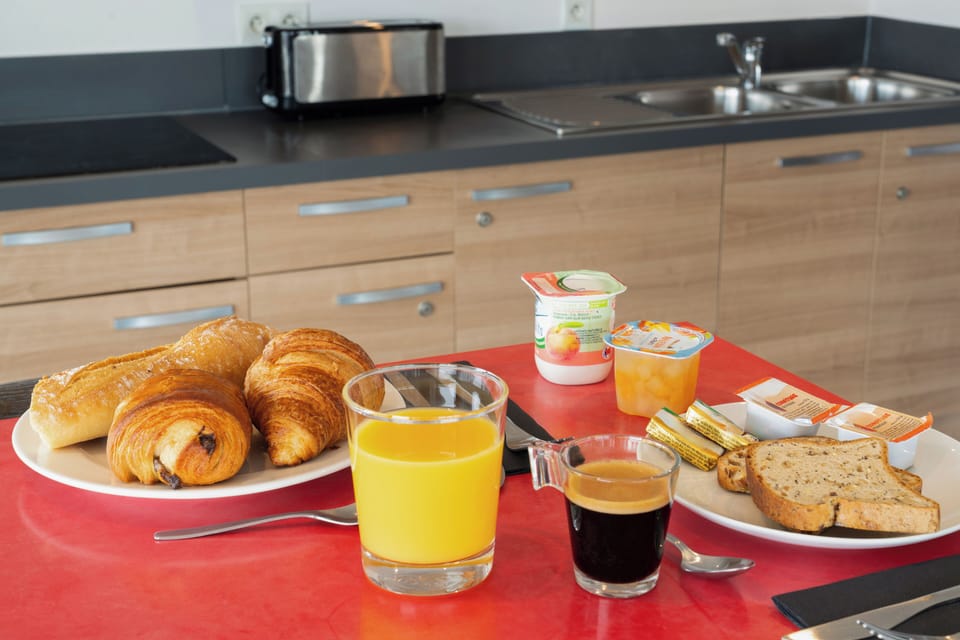 Daily cooked-to-order breakfast for a fee