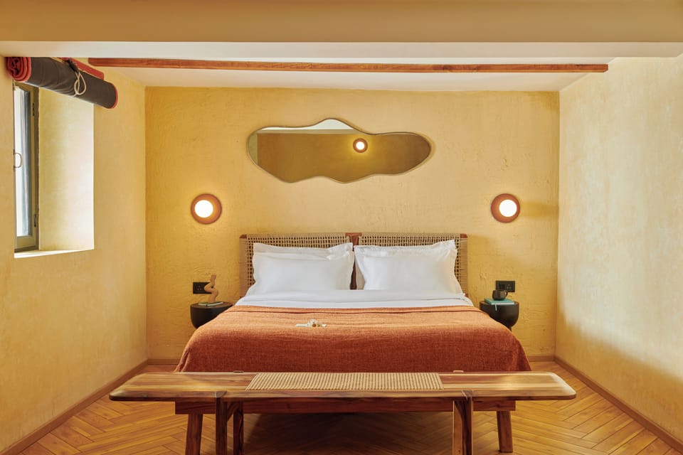 Presidential Suite | Premium bedding, down comforters, desk, laptop workspace
