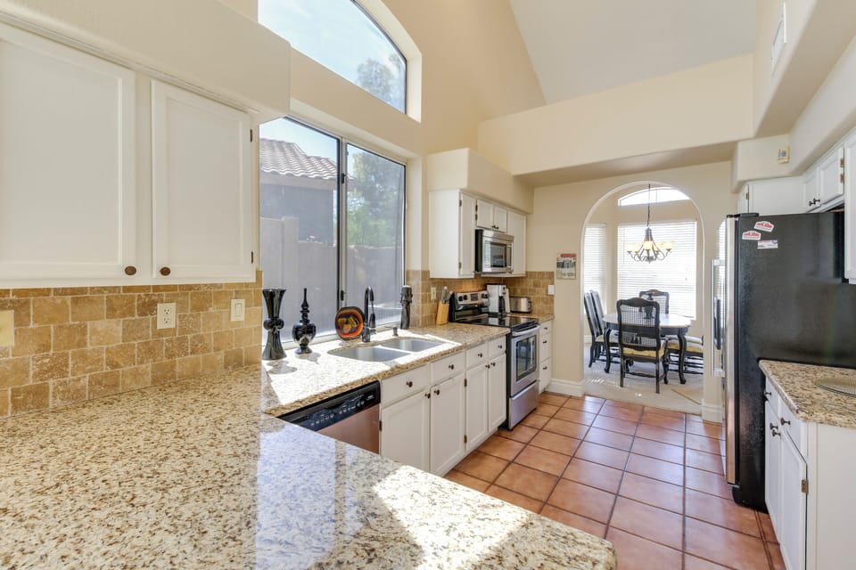 House (4 Bedrooms) | Interior